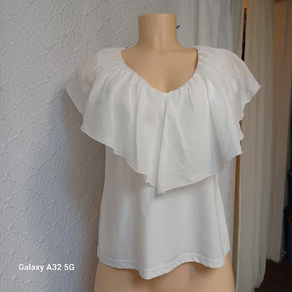 Maude Vivante Women Size M Elegant White Ruffle Top - Picture 3 of 12